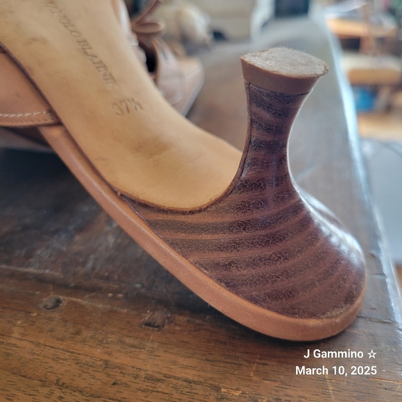 Manolo Blahnik Kitten Heel Mules with Bow - Picture 6 of 8